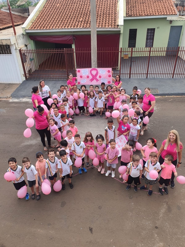 Outubro Rosa movimenta escolas equipes de Saúde e equipamentos