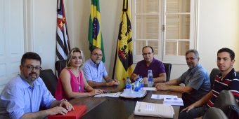 Prefeito-assina-contrato-para-novas-pontes-na-Avenida-Aurora-Forti-Neves