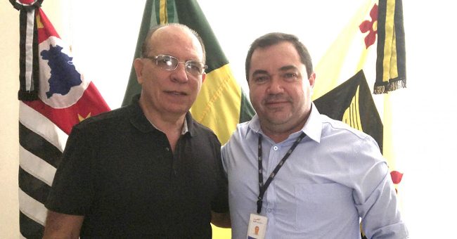 Prefeito recebe gerente da CPFL