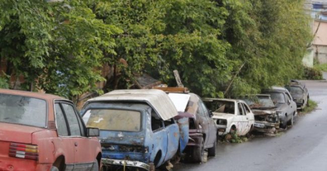 Carros abandonados