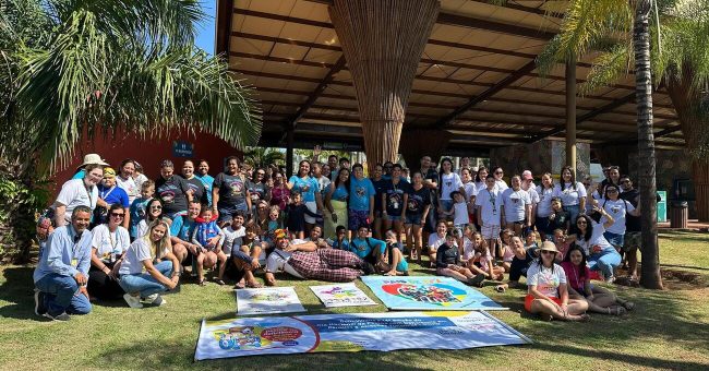 Crianças de quatro instituições passaram o dia no parque aquático