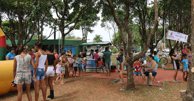 Brincando na Praça Olímpia